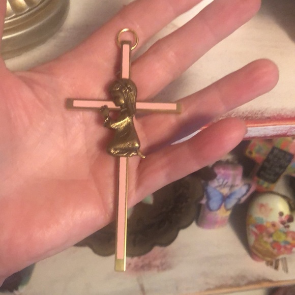 Beautiful Pink Cross with Girl on it - Picture 5 of 12